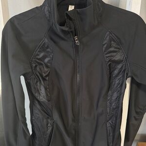 black Lulu lemon jacket size 4,